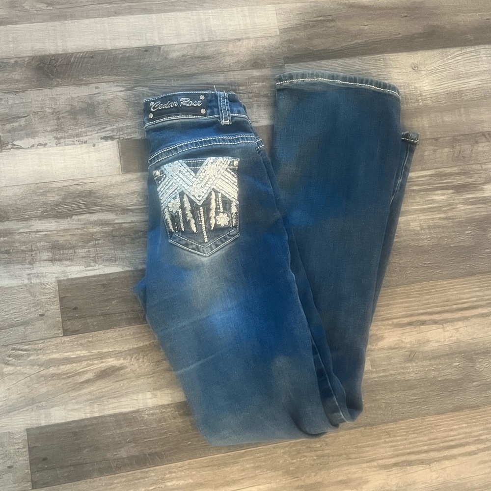 Blue Denim Jeans with Classic Indigo Wash and Twill Texture